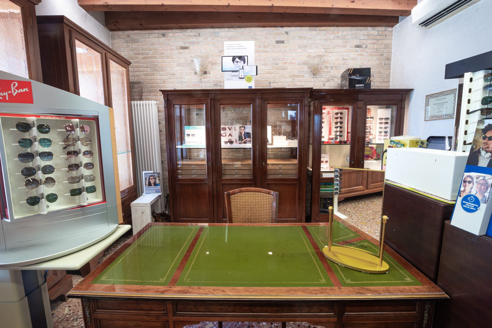 Interno negozio Ottica Giancarlo Tonetto S.r.l.